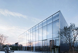 "Arkitektonisk revolution på glas: Når digital trykning rekonstruerer byens skyline"